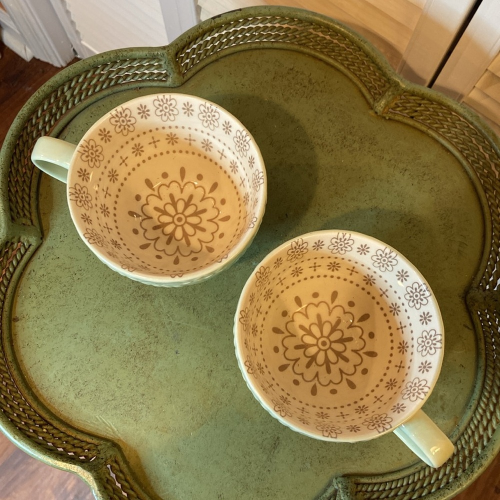 Signature Housewares extra large mugs•seafoam green outside•ivory & beige inside - Picture 2 of 6